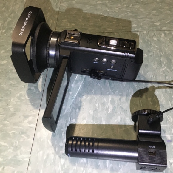 Digital Video Camera - Picture 6 of 8